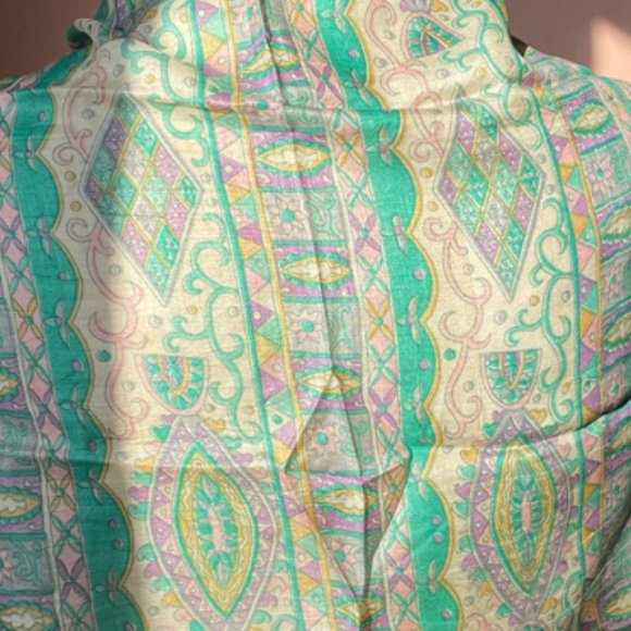 Handmade vintage pastel mint silk scarf - Picture 9 of 10